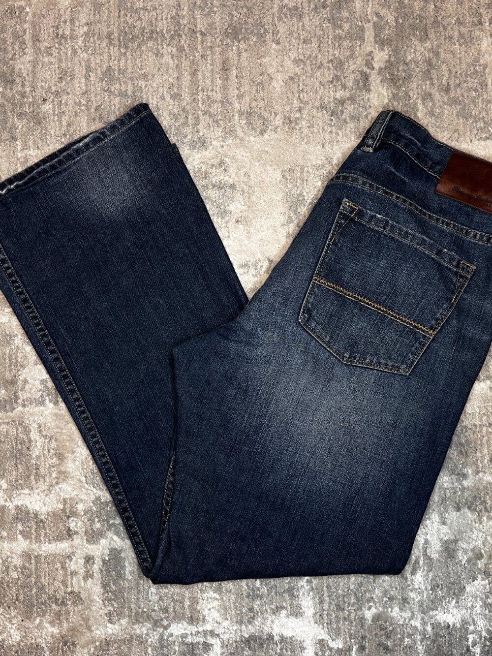 TOMMY BAHAMA Men's Standard Bootcut Jeans Size 35 x 30 Medium Wash Denim